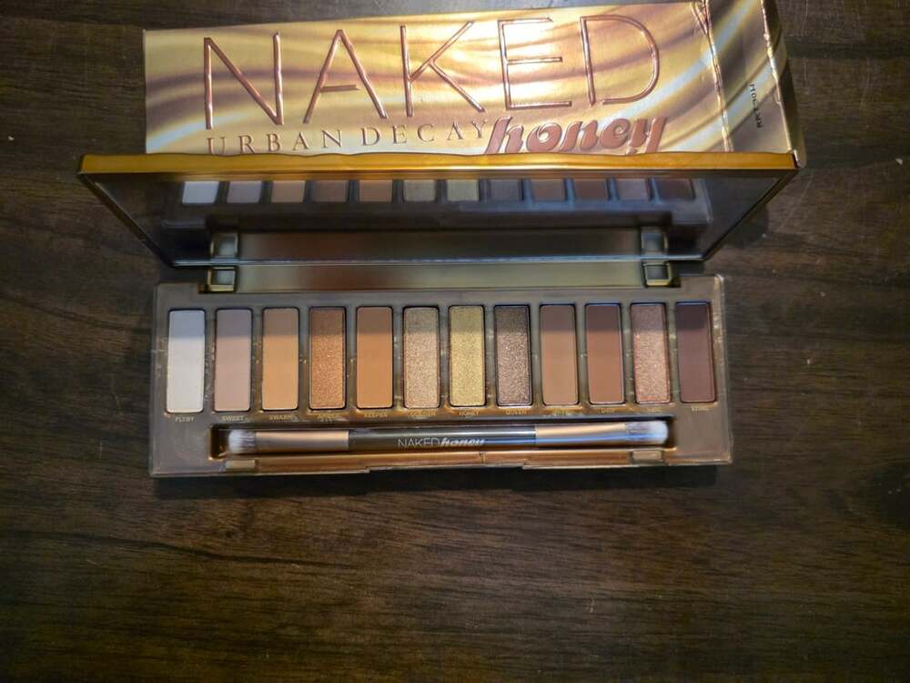 Urban Decay Naked Honey Eyeshadow Palette Brand New In Box - Never Used!